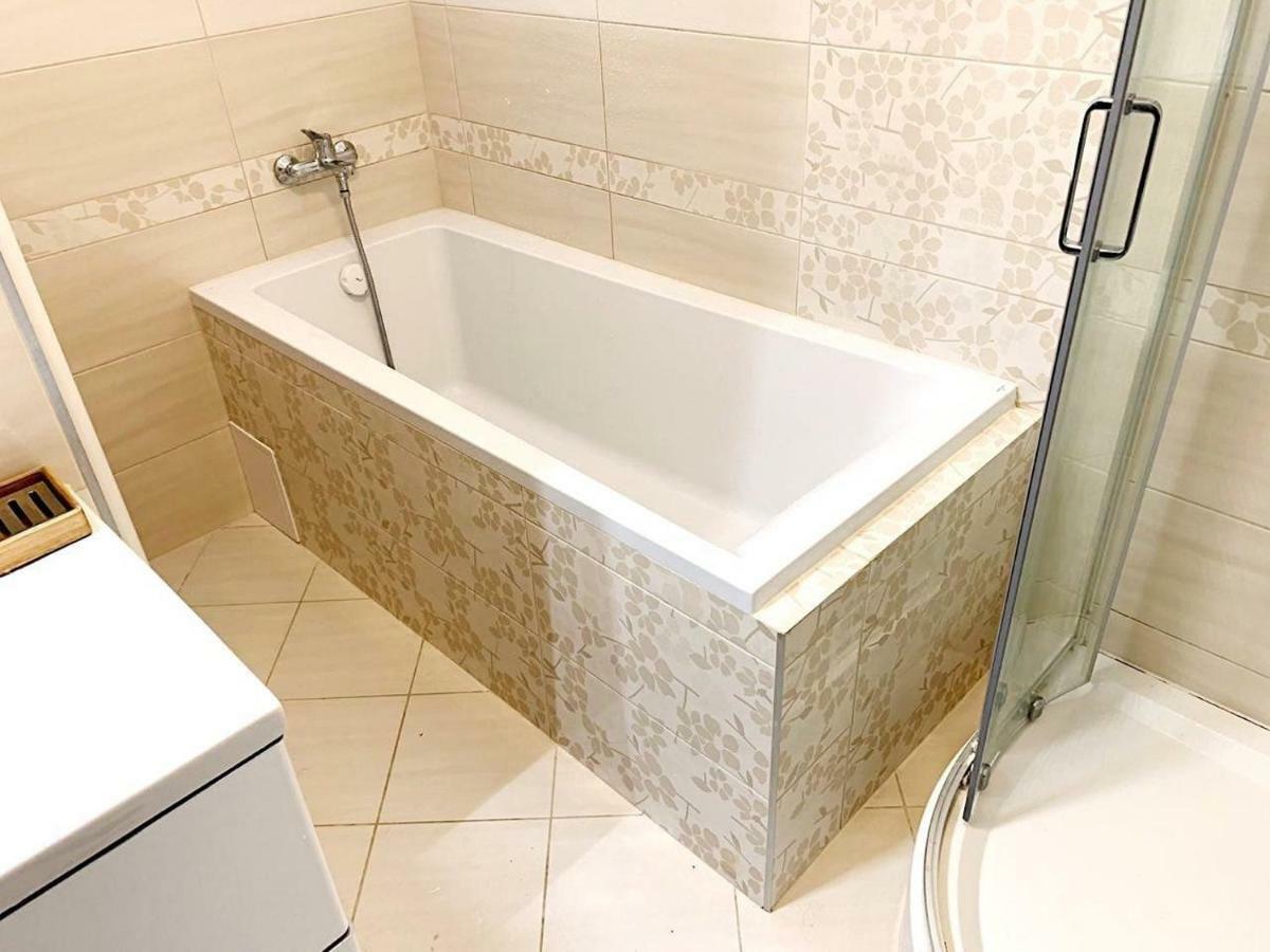 Ferienhaus Luxe Bungalow,20min City Centr,5min Airport Prag